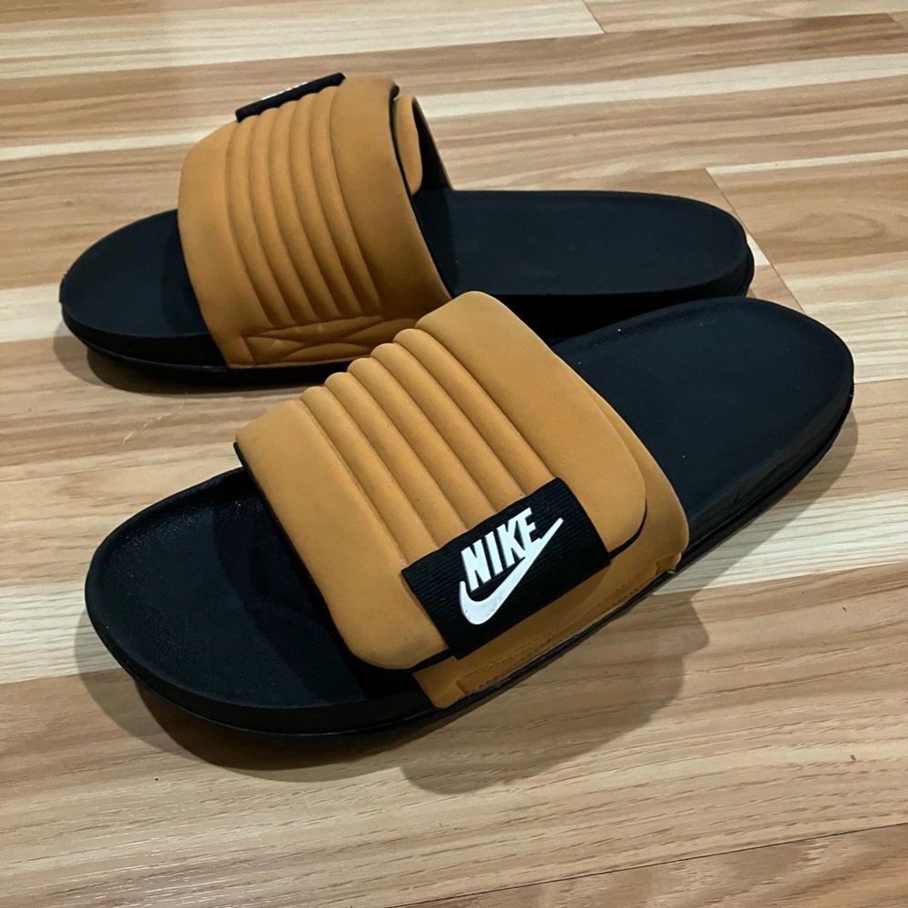 Nike Men’s Offcourt Adjust Slide